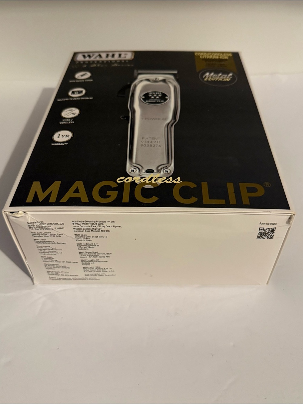 Wahl Professional Trimmer Box in Black, White & Gold
